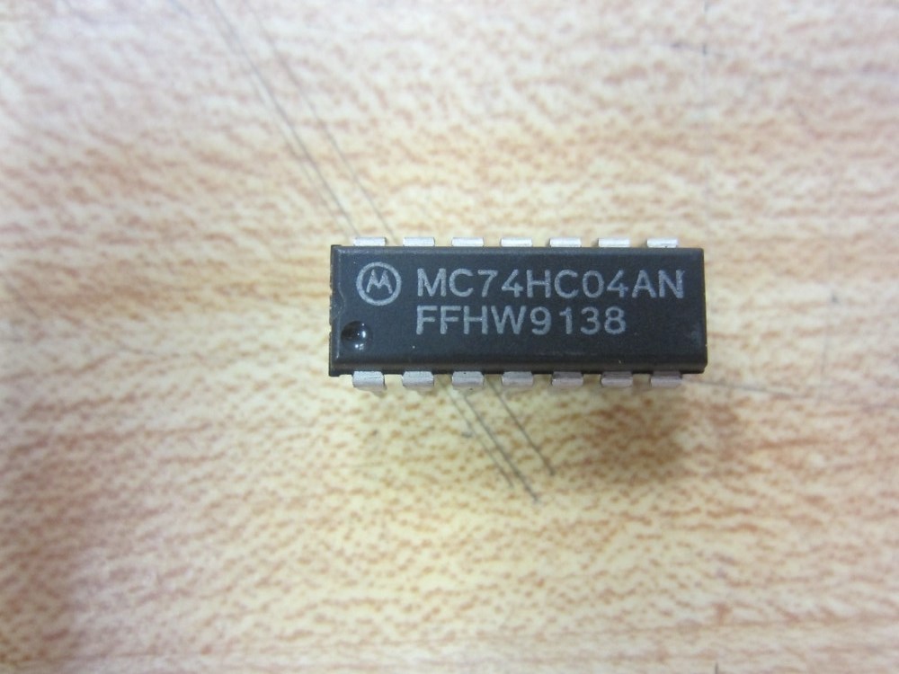 Motorola MC74HC04AN Integrated Circuit (Pack of 5)