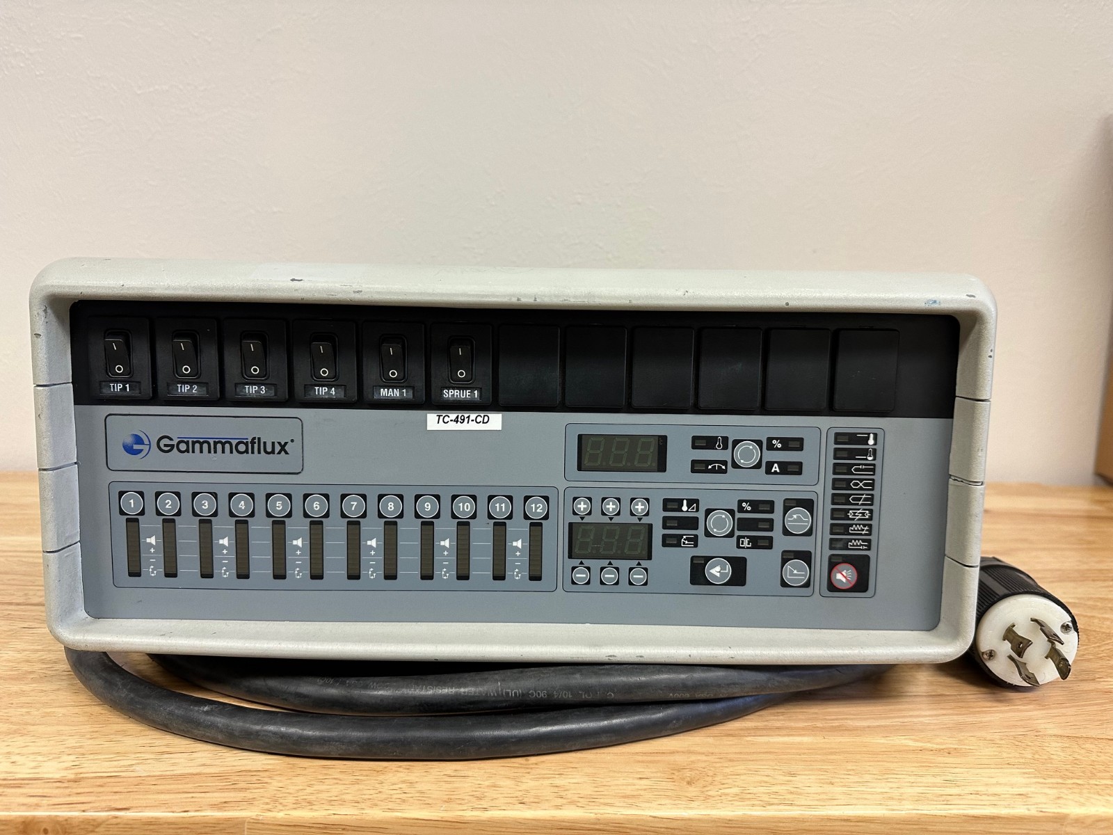 GammaFlux 12 Zone Temperature Control Controller Hot Runner Box (6 Active Zones)
