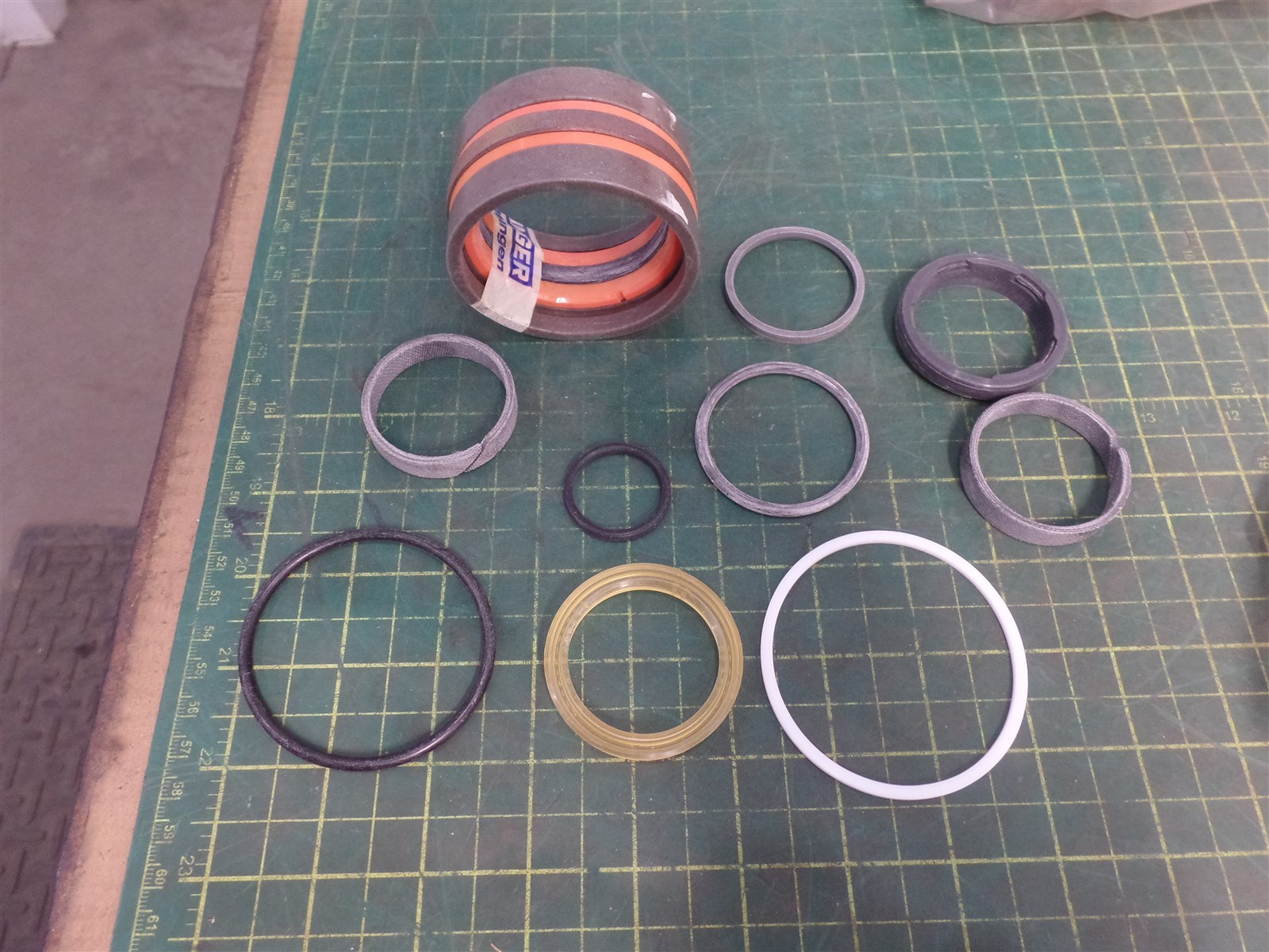 GENUINE TROJAN O&K 10417804200 COMPLETE SEAL KIT, TEREX 10-417804200, NIB, N.O.S