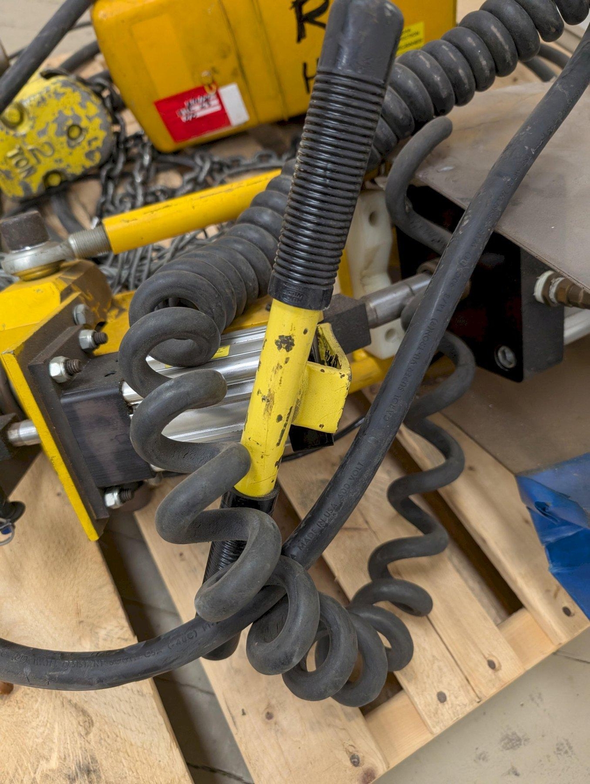 Yale 2-Ton Hoist & Tilt Lock Crane KEL2-107H71/252 | 4000 lb Cap | 460V 3PH | LS