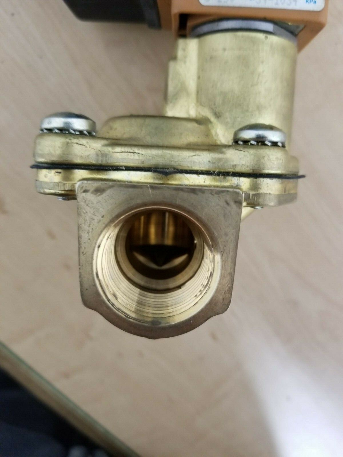 703N7C2C Honeywell Gas Valve – 12V 3/4″ NPT