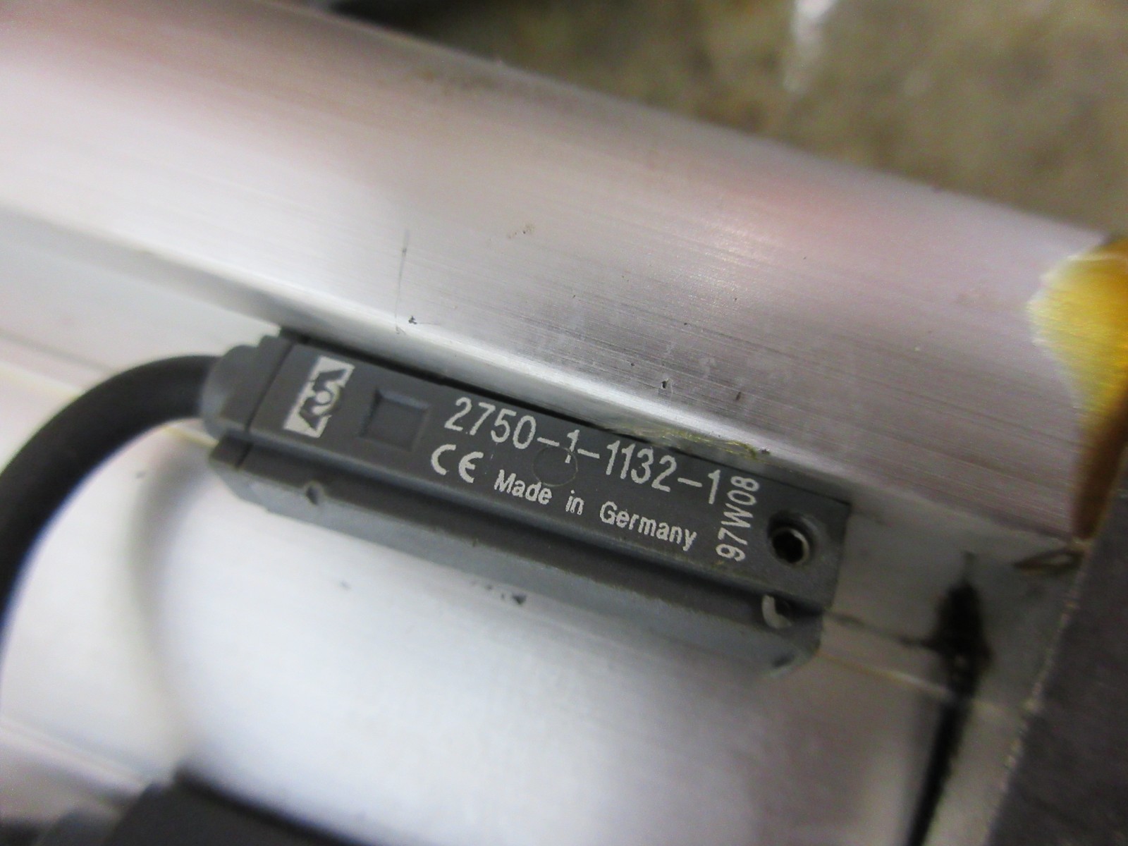 OKUMA ES-V4020 CNC VERTICAL MILL AIR HYDRAULIC CYLINDER 2750-1-1132-1 97W08