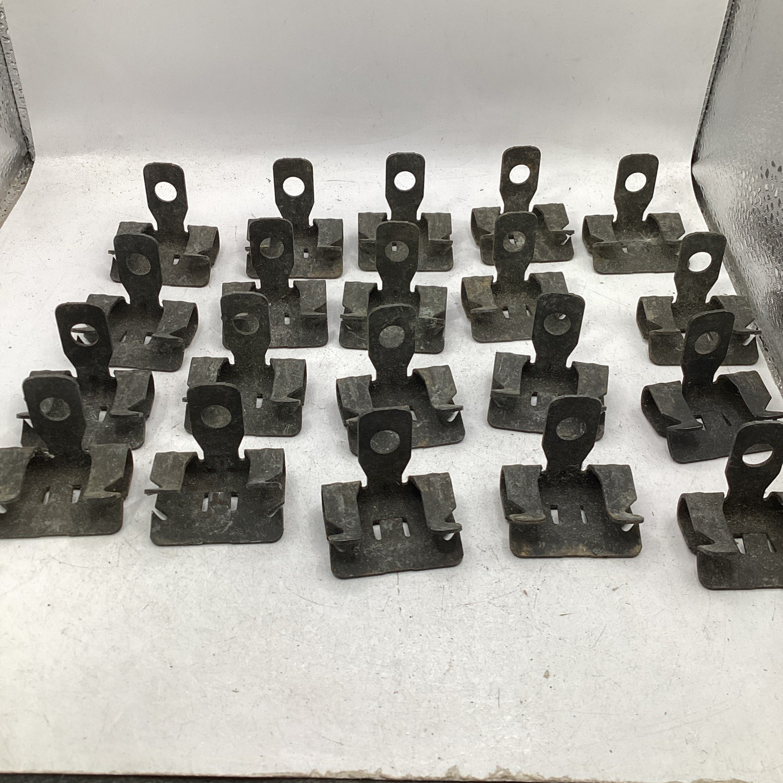 CADDY BEAM FLANGE CLIPS 4H24 (LOT OF 20)