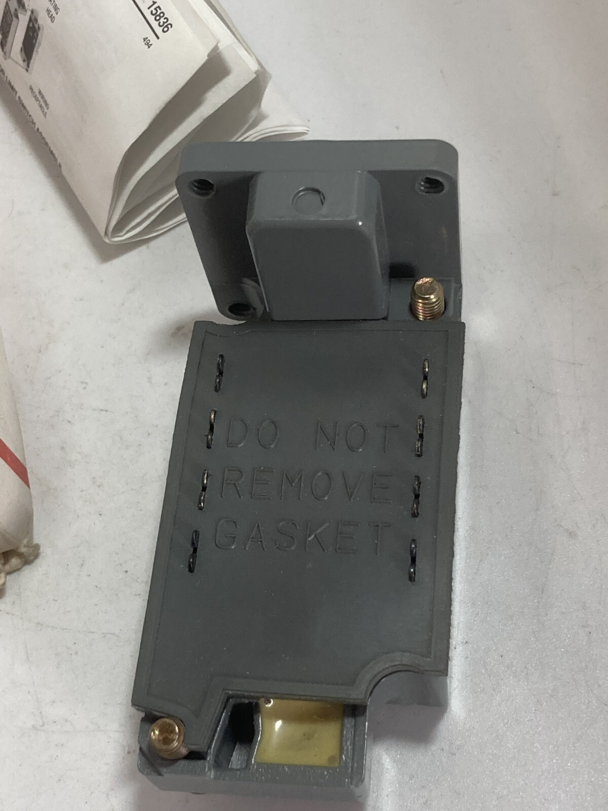 CUTLER HAMMER E50SBN LIMIT SWITCH BODY 2NO/2NC 120V LIGHT SERIES A3 NIB