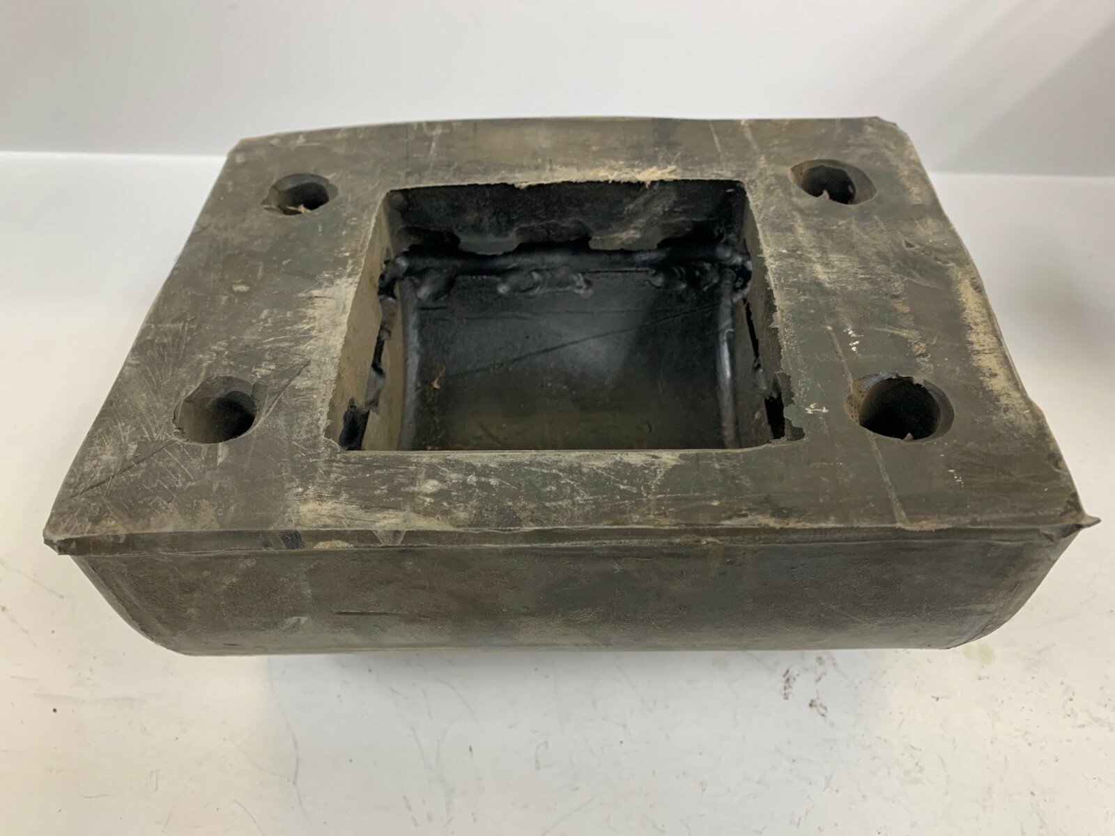 MCMASTER SKATE CATWALK BUMPER, 21685T16, 7-1/2″ X 5-1/2″ X 3-3/4″