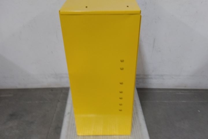 Condor 35ZT06 32-3/4 In Cabinet Height 17 Gal Volume Absorbed/Kit Spill Kit