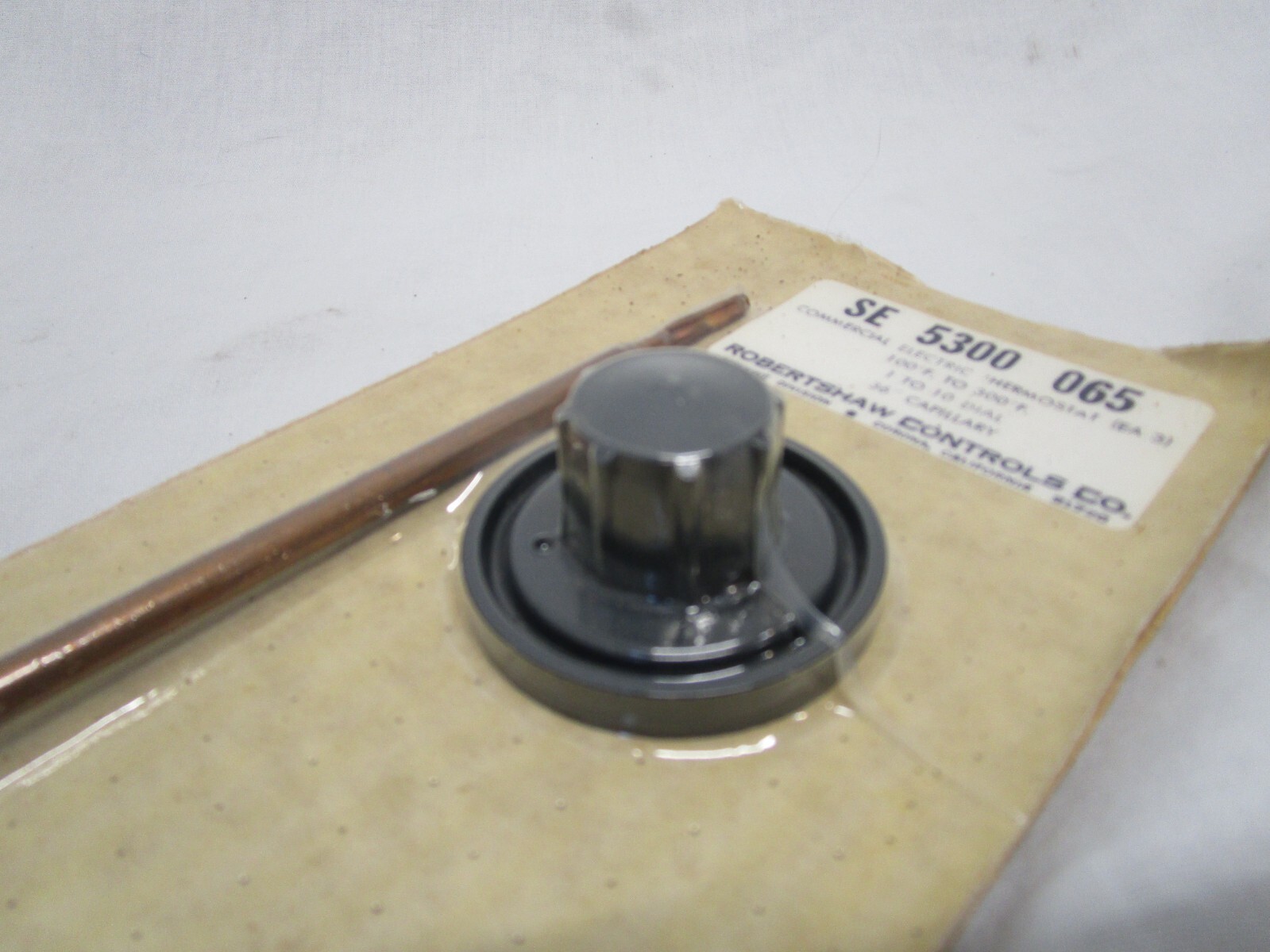 NEW ROBERTSHAW SE 5300 065 THERMOSTAT