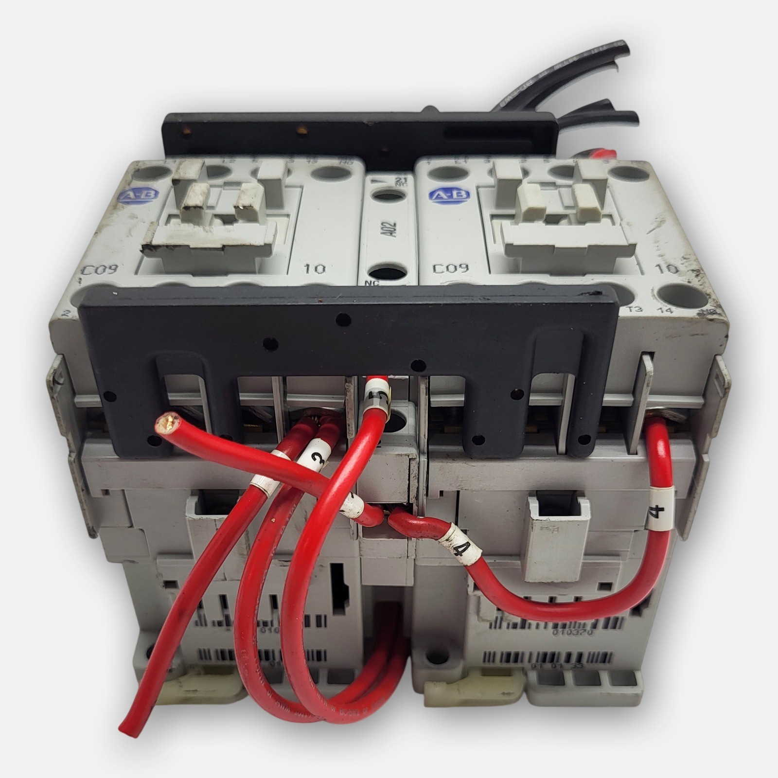 ALLEN BRADLEY 104-C09D22 /B CONTACTOR 110V/50HZ, 120V/60HZ W/ (2) 100-C09*10 /A