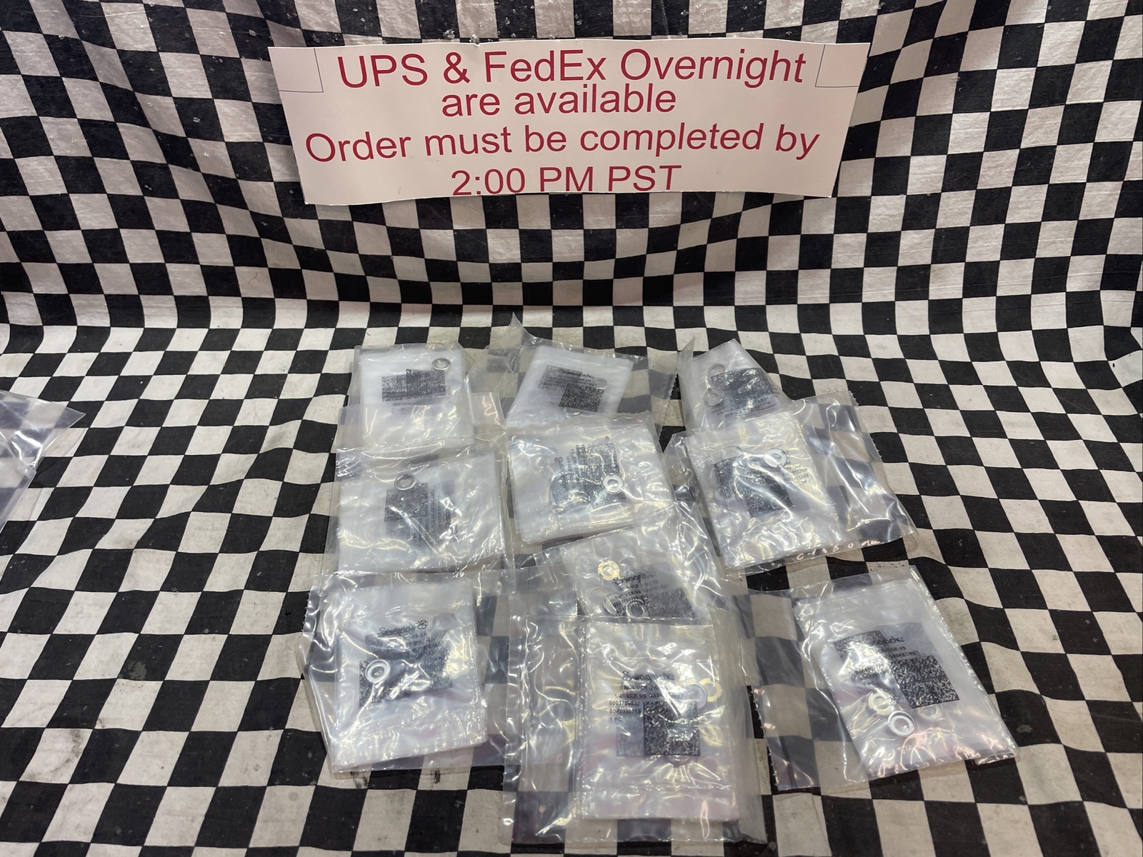 SWAGELOK VCR Face Seal 1/4″, NI-4-VCR-2-GR-VS, NI4VCR2GRVS, LOT OF 100 #1620F6
