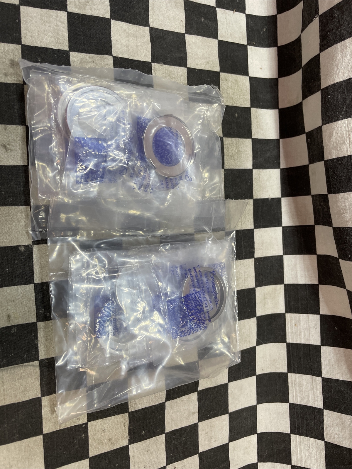 SWAGELOK SS-16-VCR-2-GR-VS, SS16VCR2GRVS, GASKET 1″ LOT OF 10 SHIPSAMEDAY#1606V4