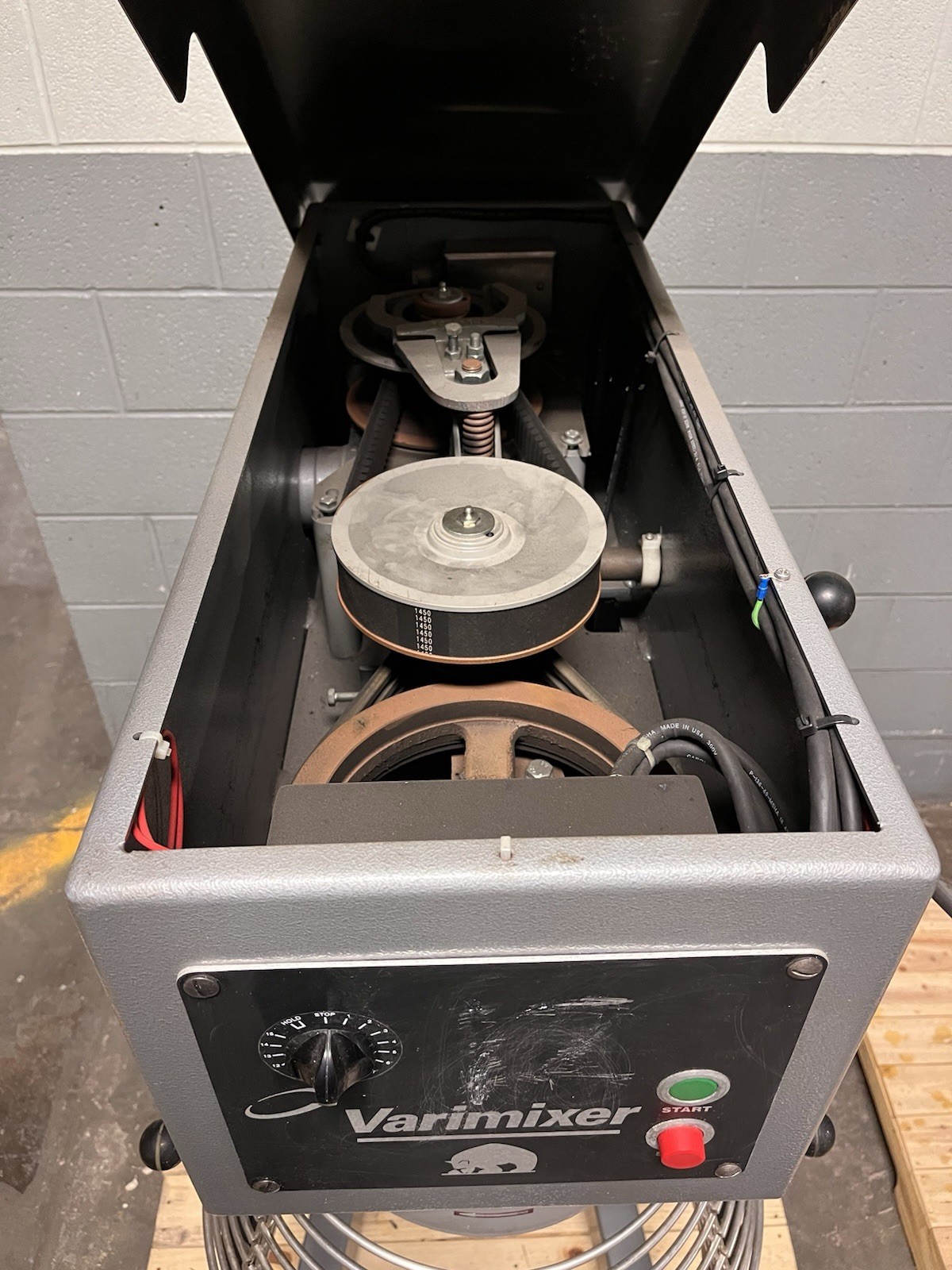 VARIMIXER W60 COMMERCIAL MIXER w/ Guards LOT – 2 UNITS – 30 & 60 QT ACCESSORIES