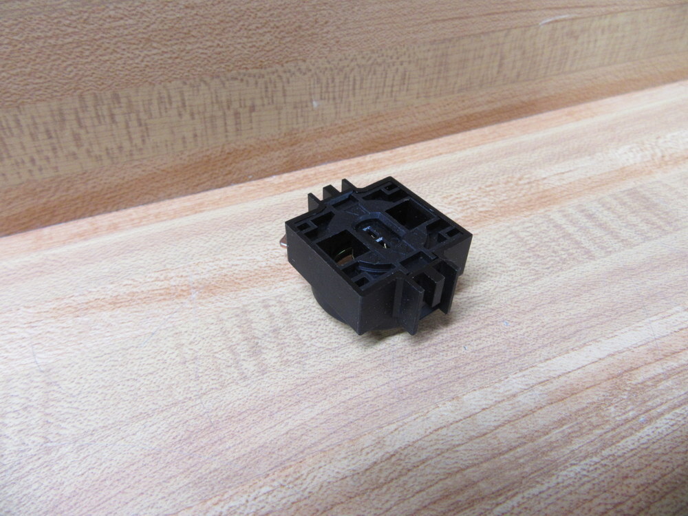IDEC HW2L-M110QD Push Button Switch Lamp Module Only