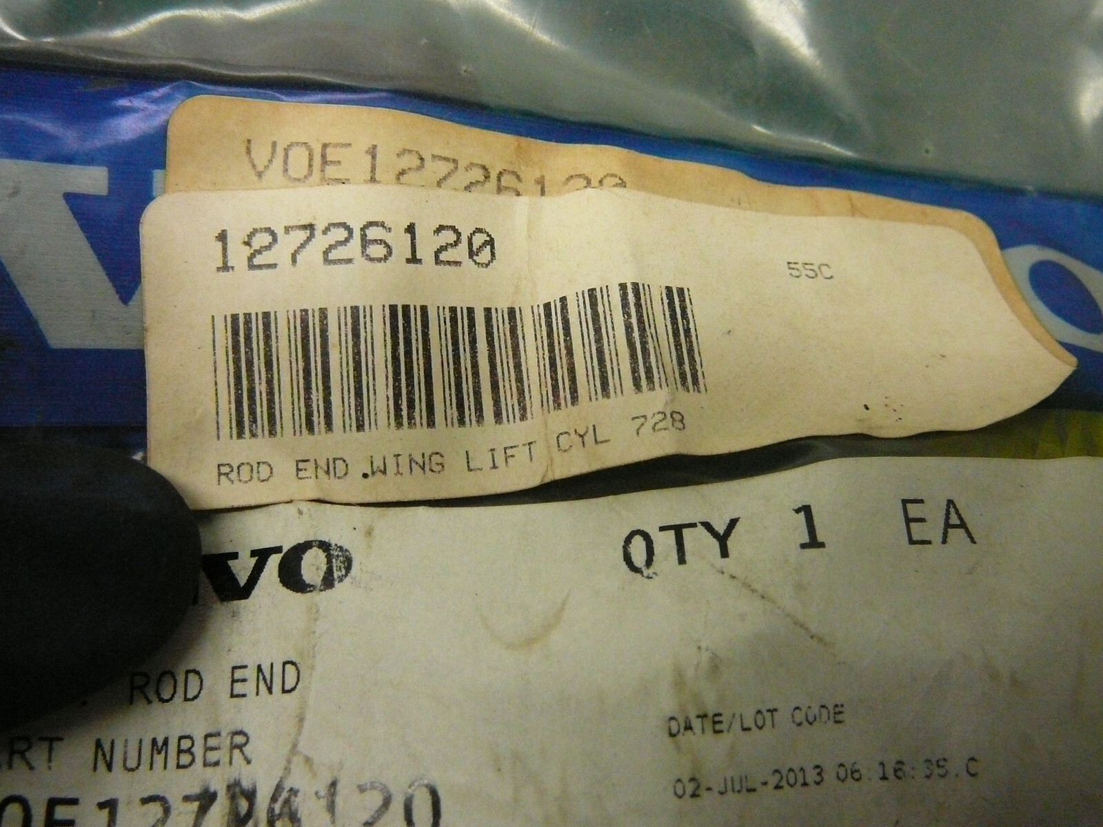 LOT OF 2 VOLVO CONSTRUCTION EQUIPMENT 12726120 ROD END WING LIFT CYL 728
