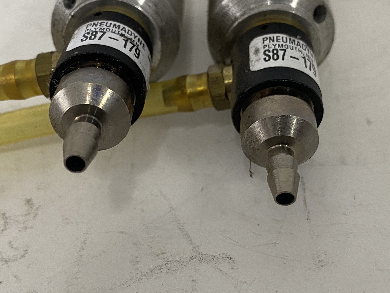 Lot Of 2 PNEUMADYNE 1/4″ TUBE 125 PSI 3 WAY VALVE S87-179
