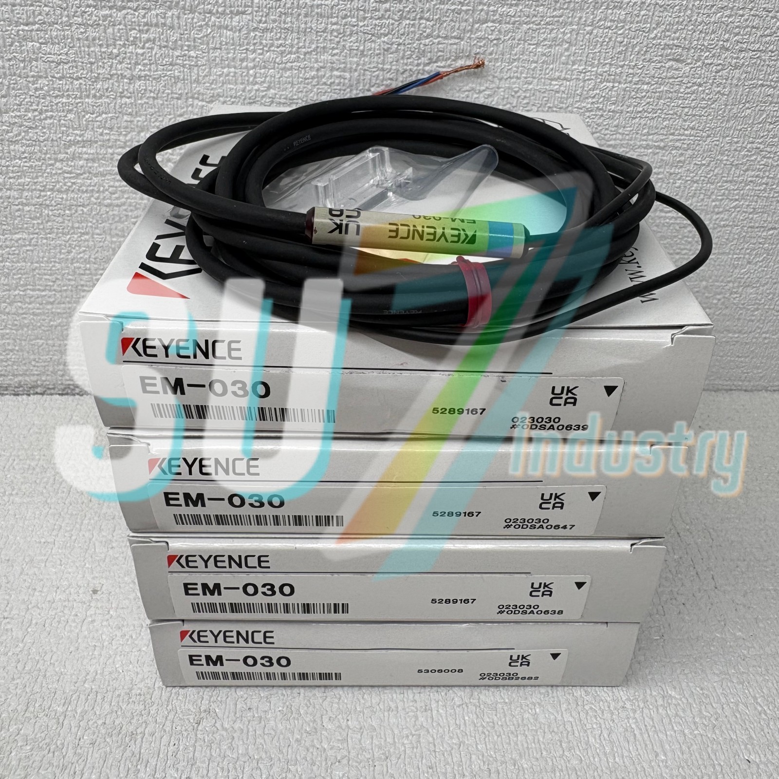 #1pcs new Keyence EM-030 proximity transducer