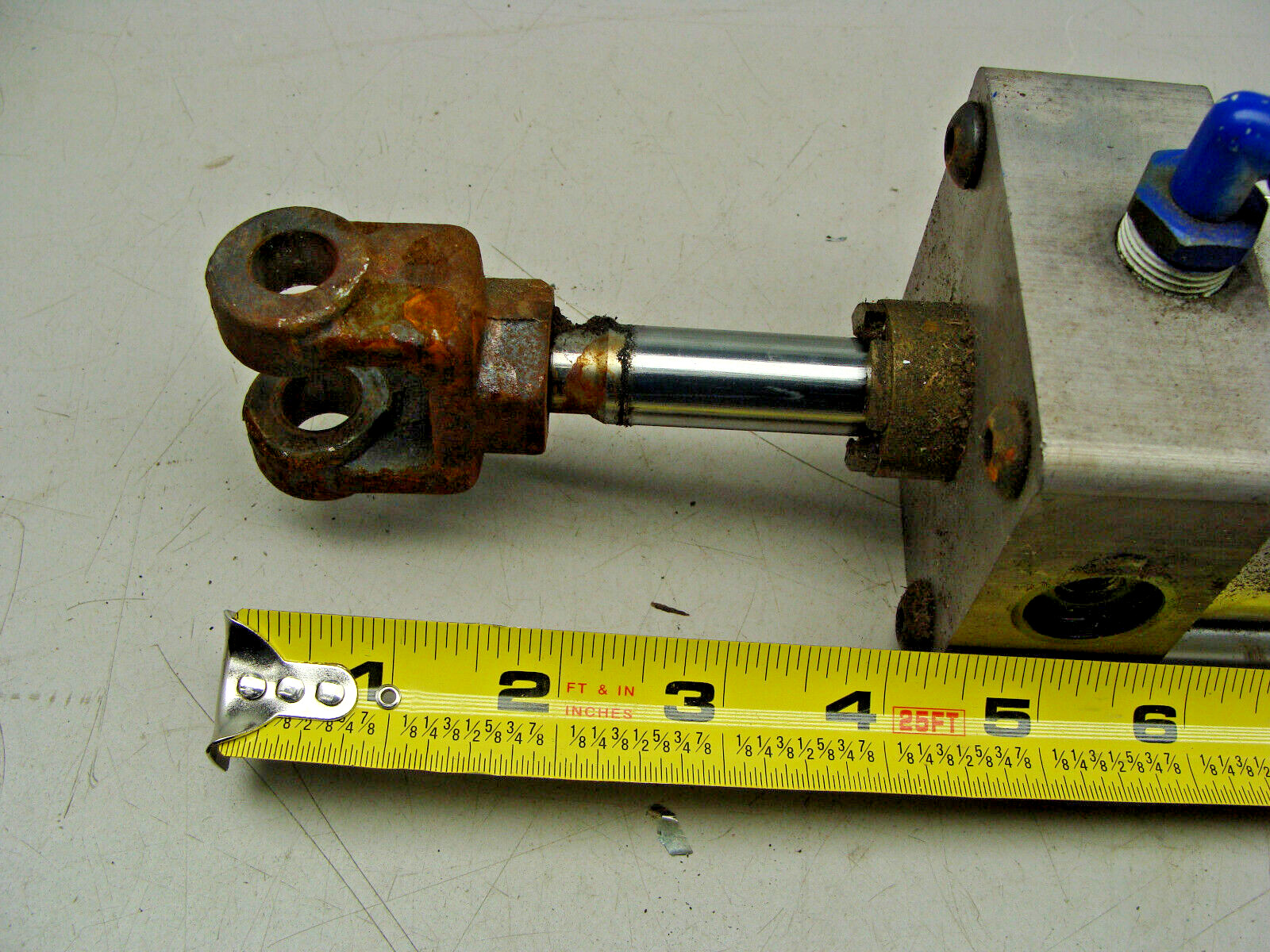 GOLDCO INDUSTRIES PNEUMATIC CYLINDER 301882 ENVELOPE PRESSURE: 250 PSI AIR