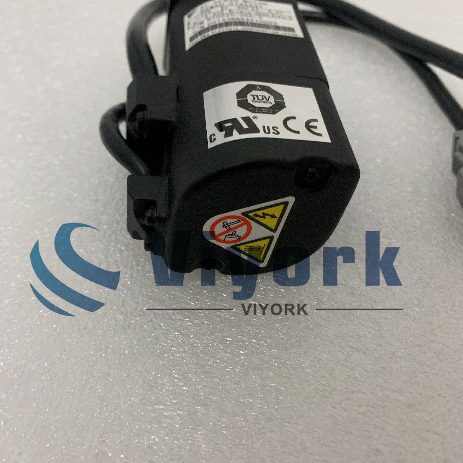 Yaskawa SGMPH-01AAA41D AC SERVO MOTOR 3000RPM 0.91A 100W 200V 0.318N.m NEW