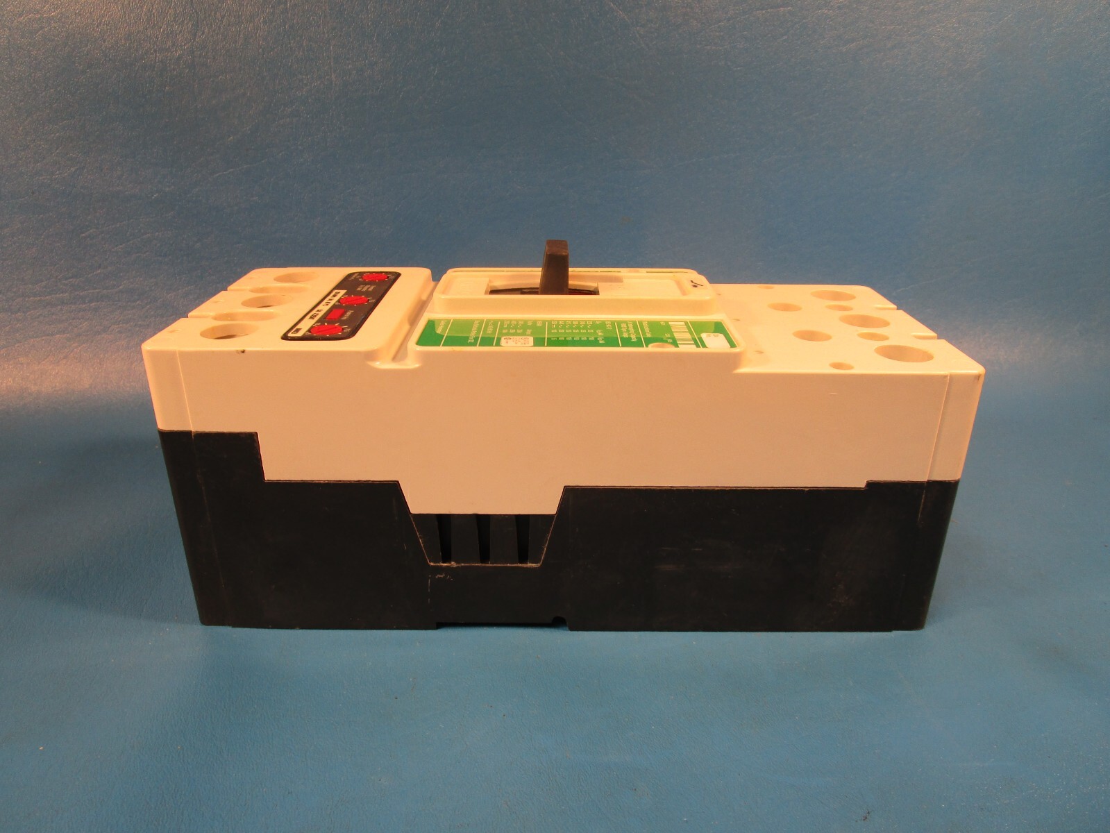 Cutler Hammer JI3250L, Industrial Circuit Breaker, 3 Pole, 250 A, 600 VAC Eaton