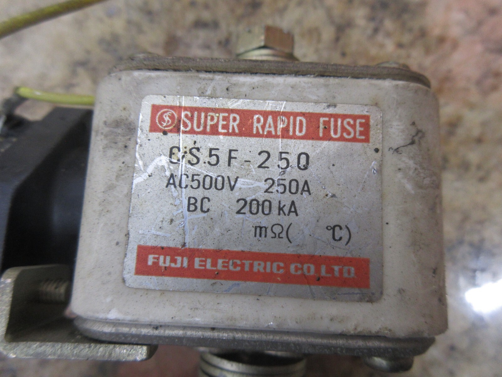 FUJI SUPER RAPID FUSE CS5F-250 AC500V 250A BC 200KA LOT OF 2 PIECES