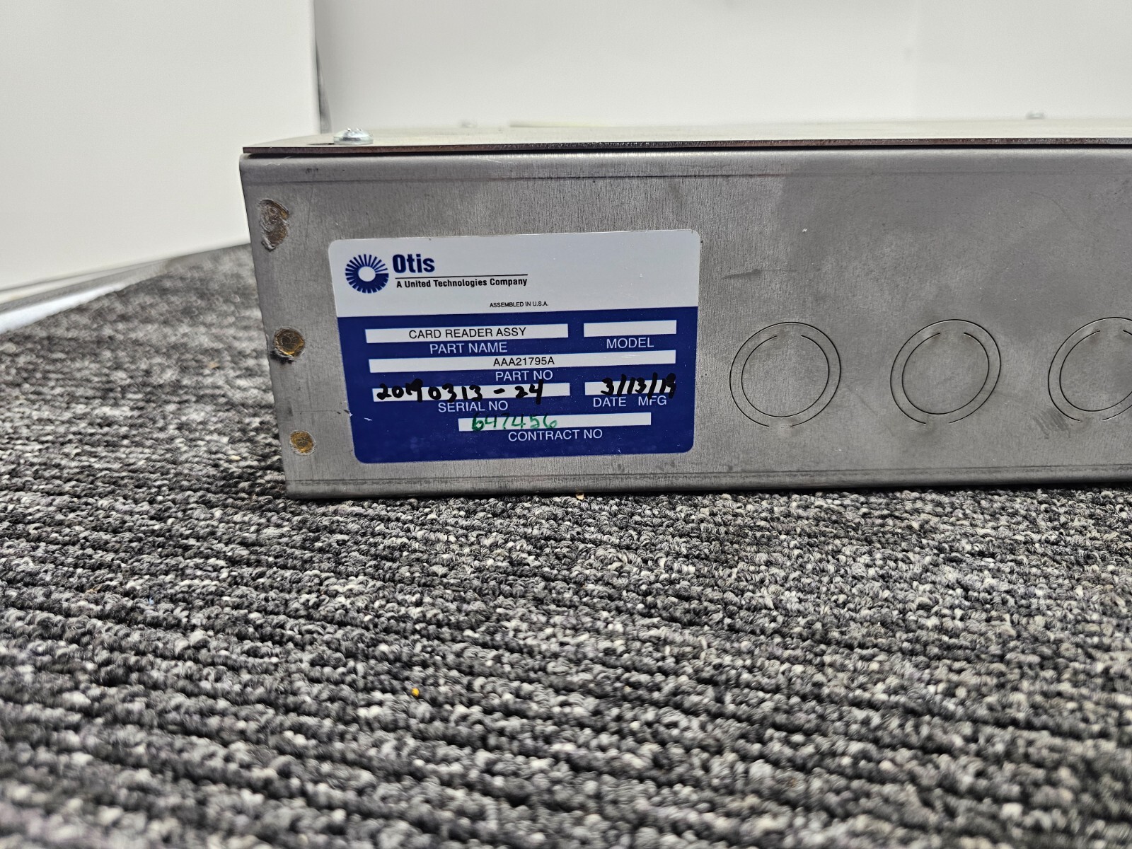 OTIS AAA21795A United Technology Card Reader Assembly Interface Box Gray