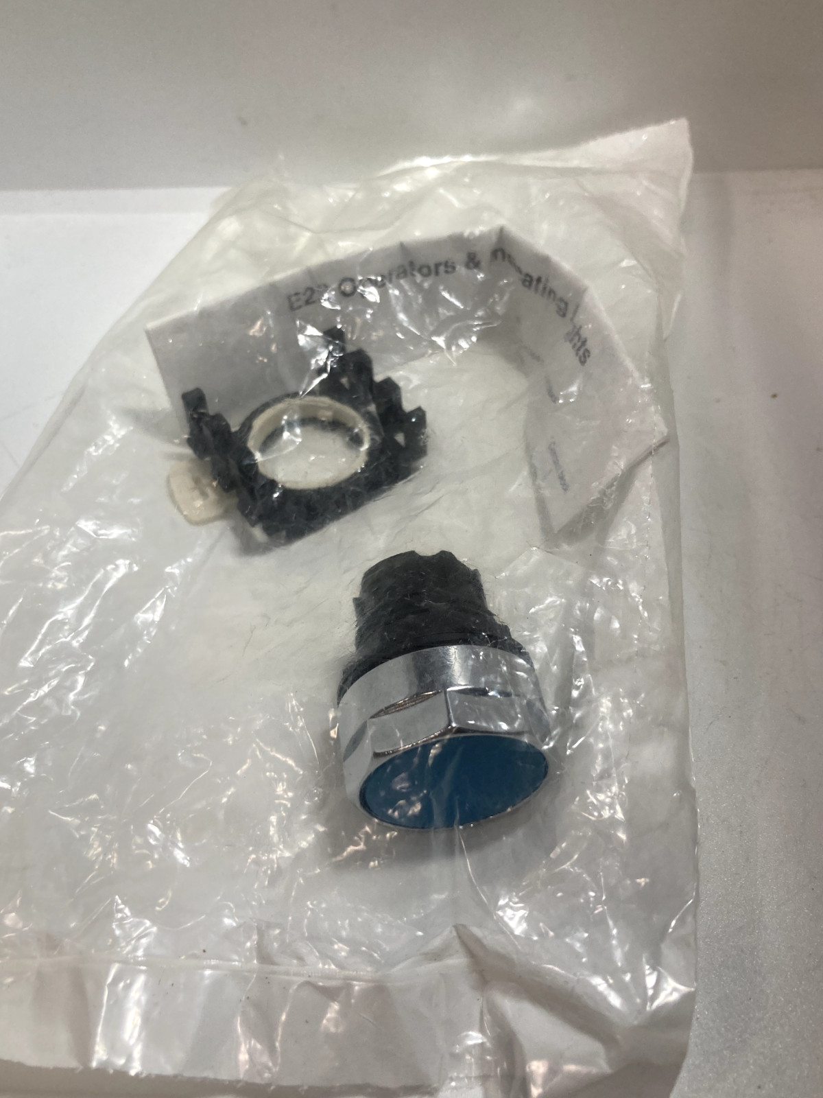 CUTLER HAMMER EM22P6 PUSHBUTTON OPERATOR FLUSH BLUE (LOT OF 2) NIB