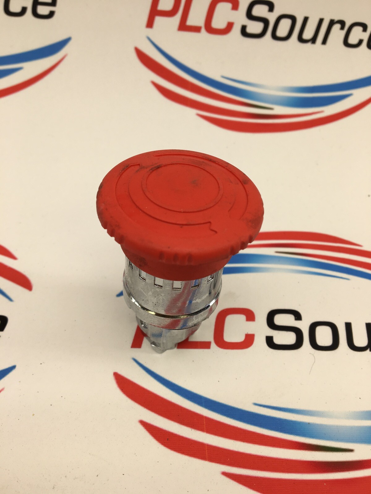 1L13 Q4 A RED E-STOP MUSHROOM HEAD BUTTON OPERATOR