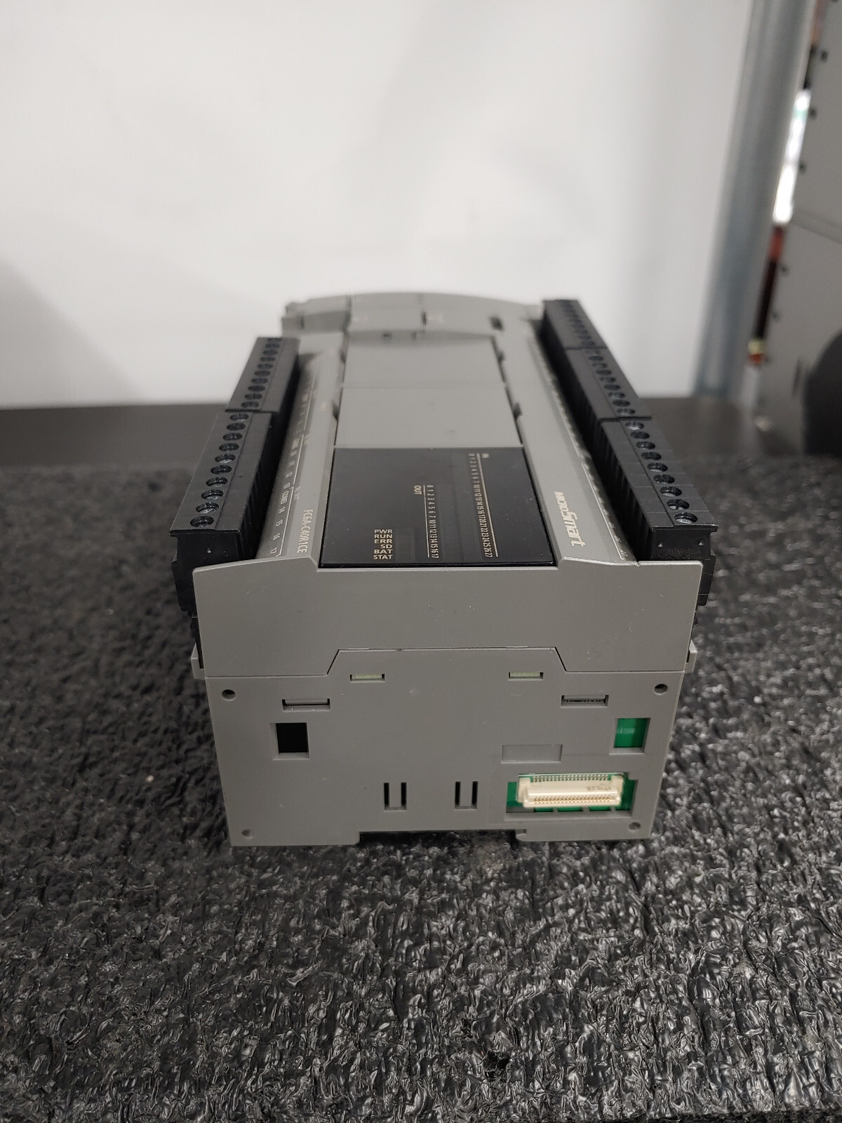 IDEC FC6A-C40R1CE 40IO CPU 24VDC Relay FC6A MicroSmart PLC