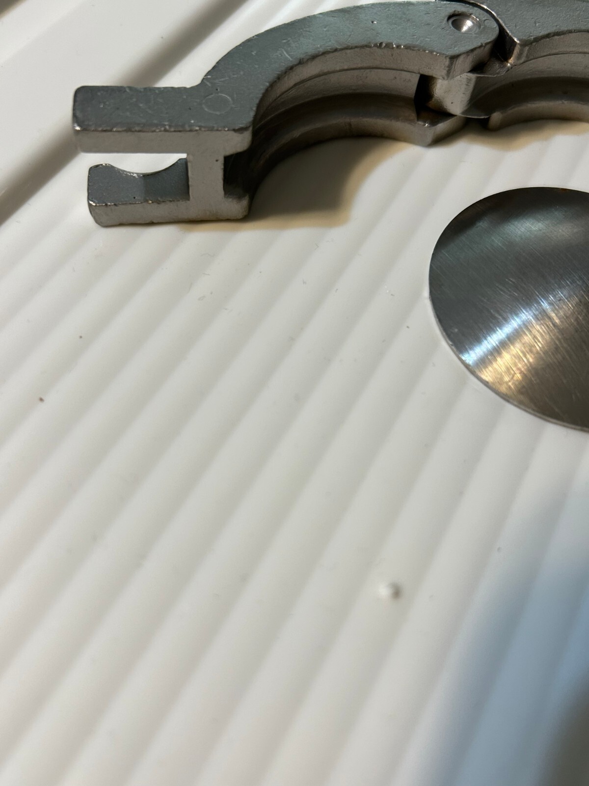LADISH 3-1/4″ x 3″ (Approx) Ladish Stainless S/S Sanitary Flange Clamp with Cap.