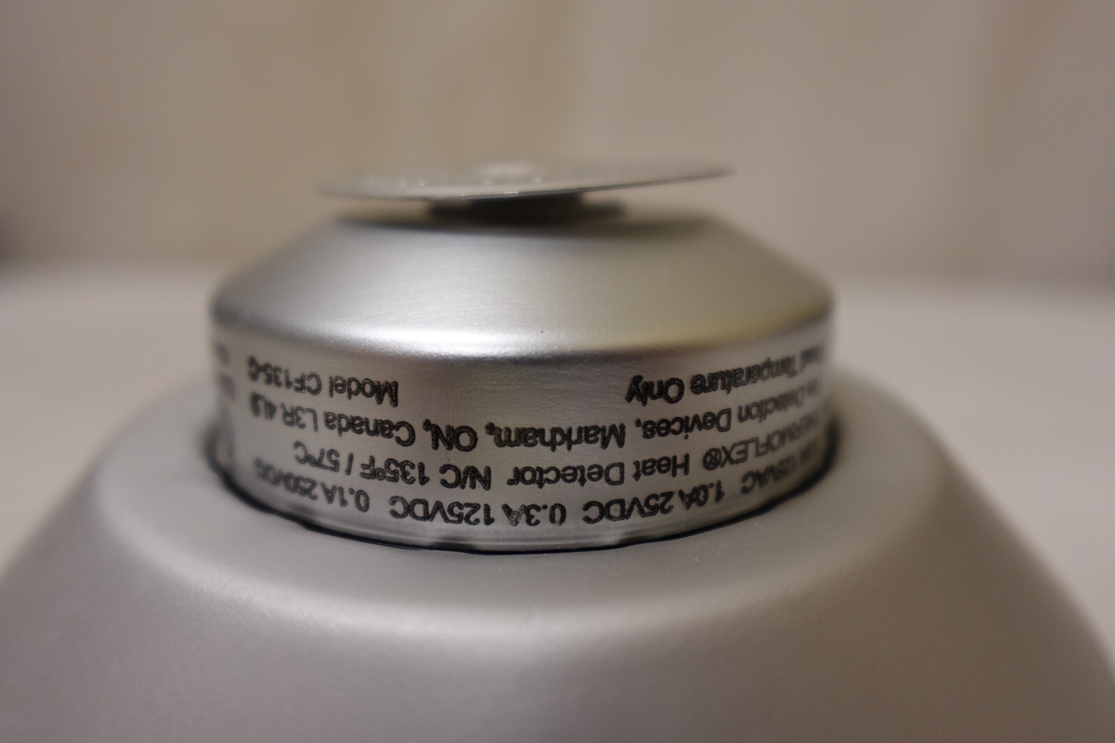 FDD Fire Detection Devices – Heat Detector CF135 / CF135C – 250VDC 0.1A NOS