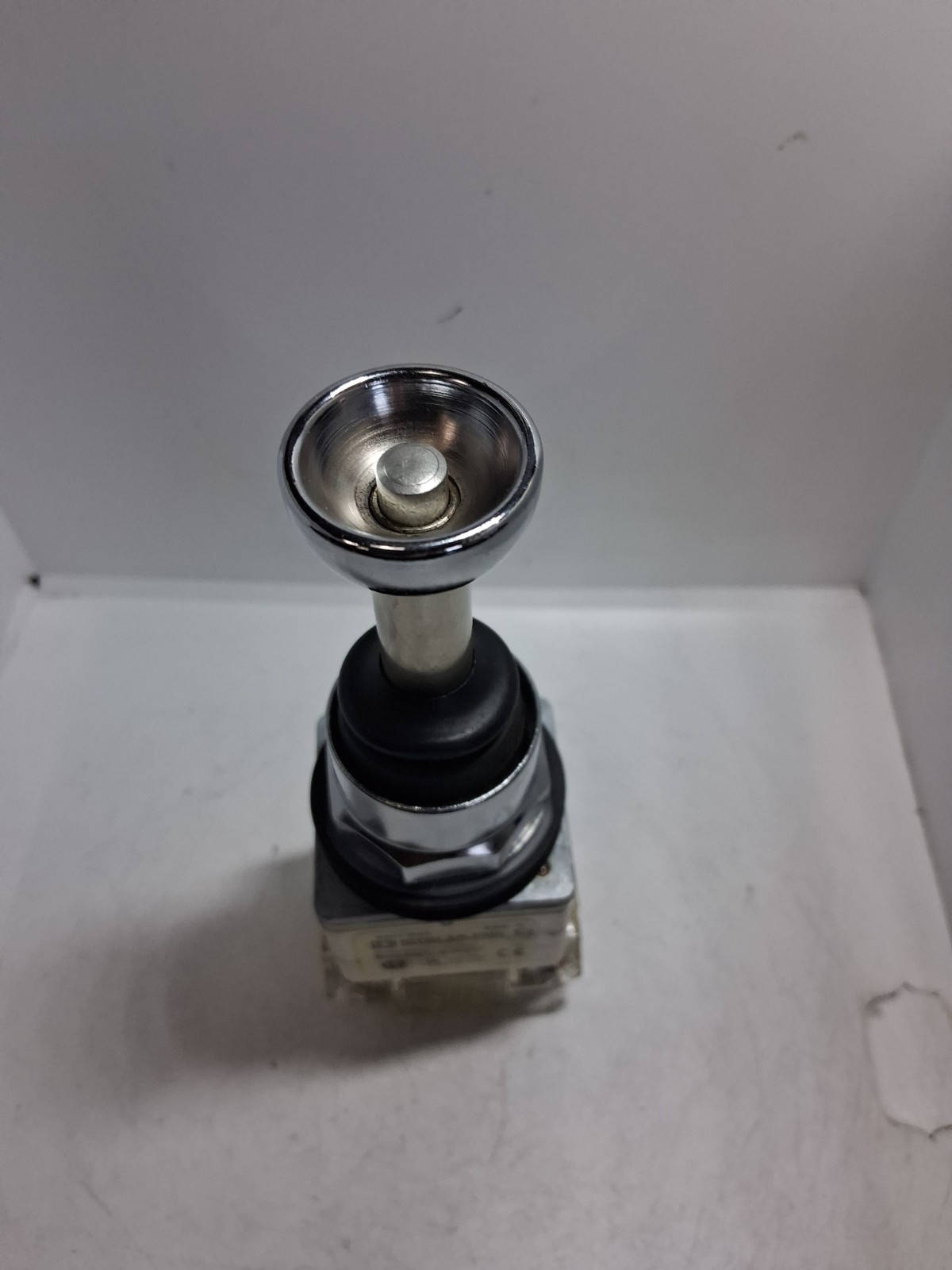 SQUARE D 9001K34H2 JOYSTICK 5 POSITION 600VAC 10A 2NO/2NC SERIES K NNB