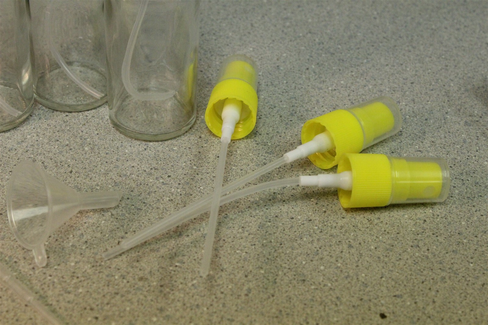 NEW Hydior 2 oz Clear & Yellow Sprayer X002CMSTPX lot of 3 *FREE SHIPPING*