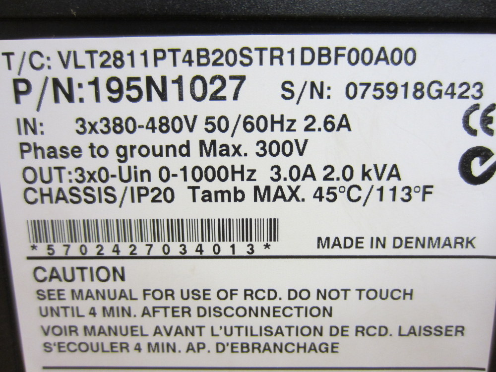 Danfoss 195N1027 AC Inverter Drive VLT 2800 Cracked