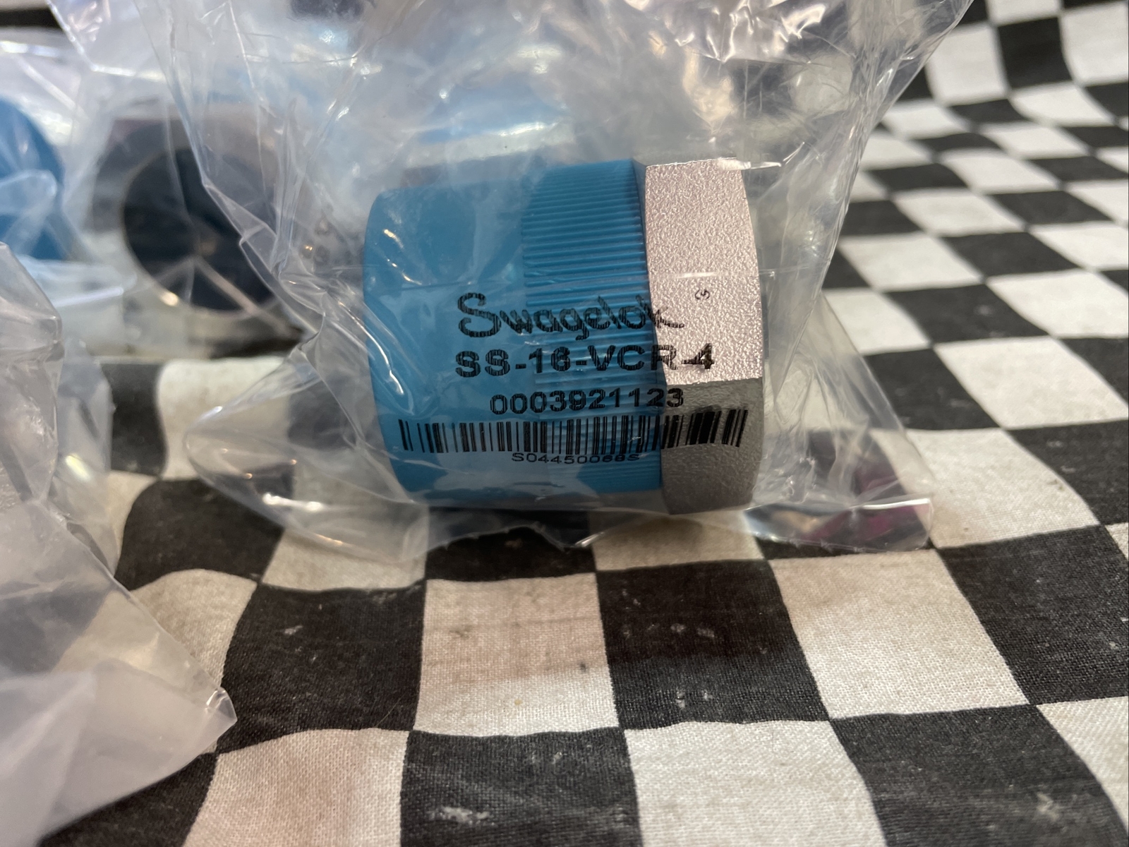 SWAGELOK Male Nut 1″ VCR, SS-16-VCR-4, SS16VCR4, LOT OF 14, SHIPSAMEDAY