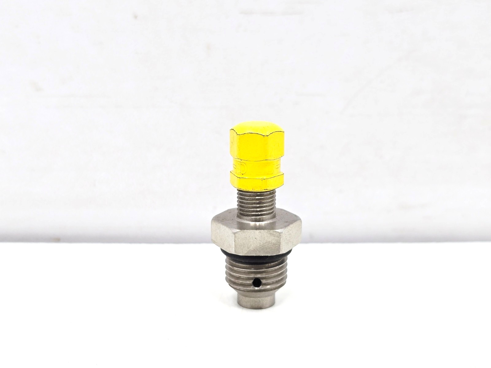 87979 NOV VARCO PRECHARGING AIR CANTROL VALVE 1/8″ LOT OF 4