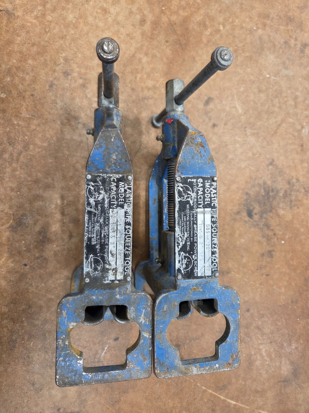MUSTANG DBS-20C POLYETHYLENE PIPE ZQUEEZE TOOL 1-1/4” & 2”IPS Used missing lower