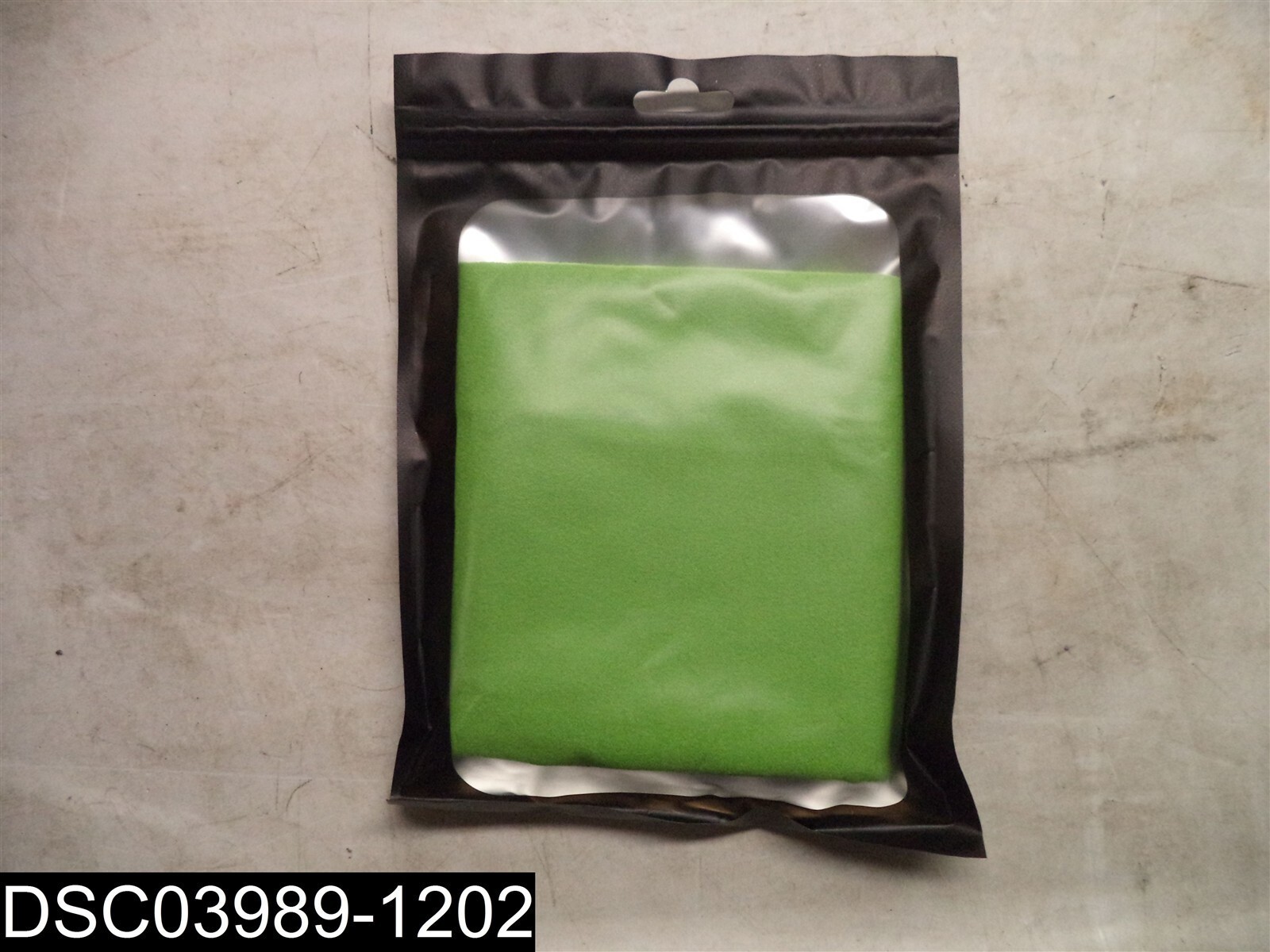 QTY=103: 23-1/2″ X 13″ Individually Wrapped Green Microfiber Towels