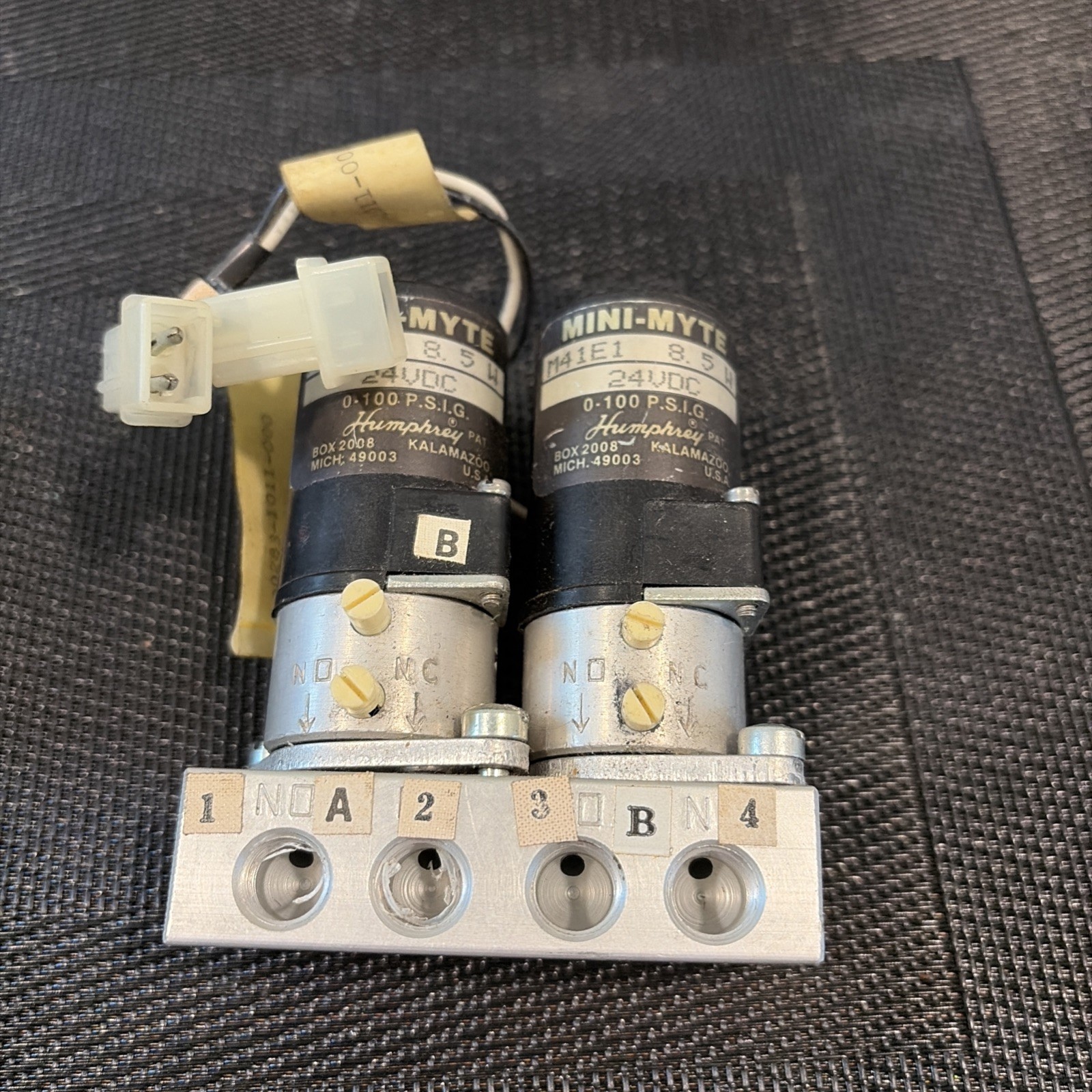 Lot If 2- Humphrey Mini-Myte M41E1 8.5 W 24V DC A And B