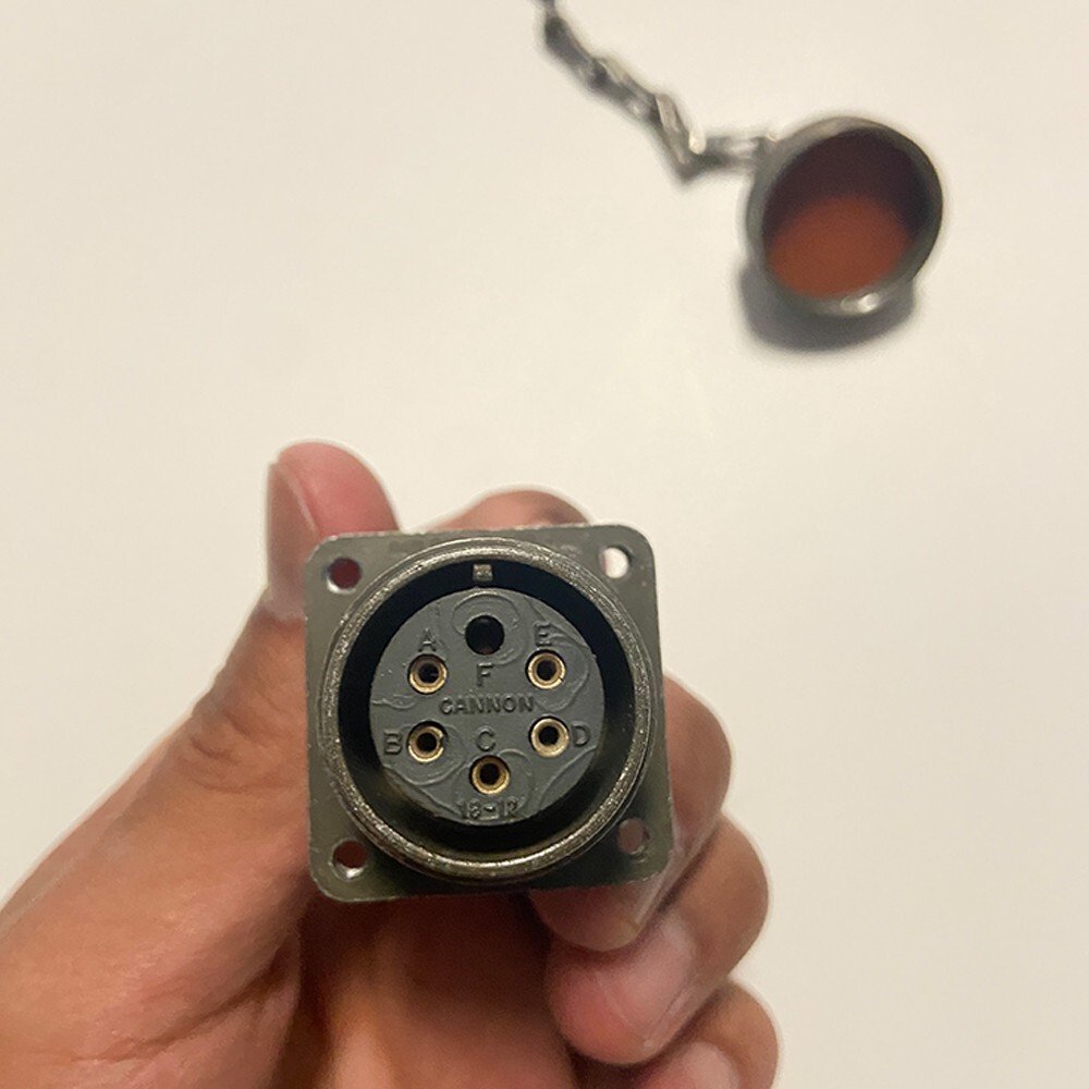 A lot of 5 Amphenol 9749 Cannon Connector 07418-MS25043-18D
