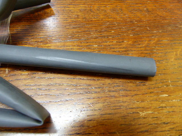 3M F221B1/2BK210 Qty of 1 per Lot HEATSHRINK 1/2 IN LOT OF APPROX 7 FEET.