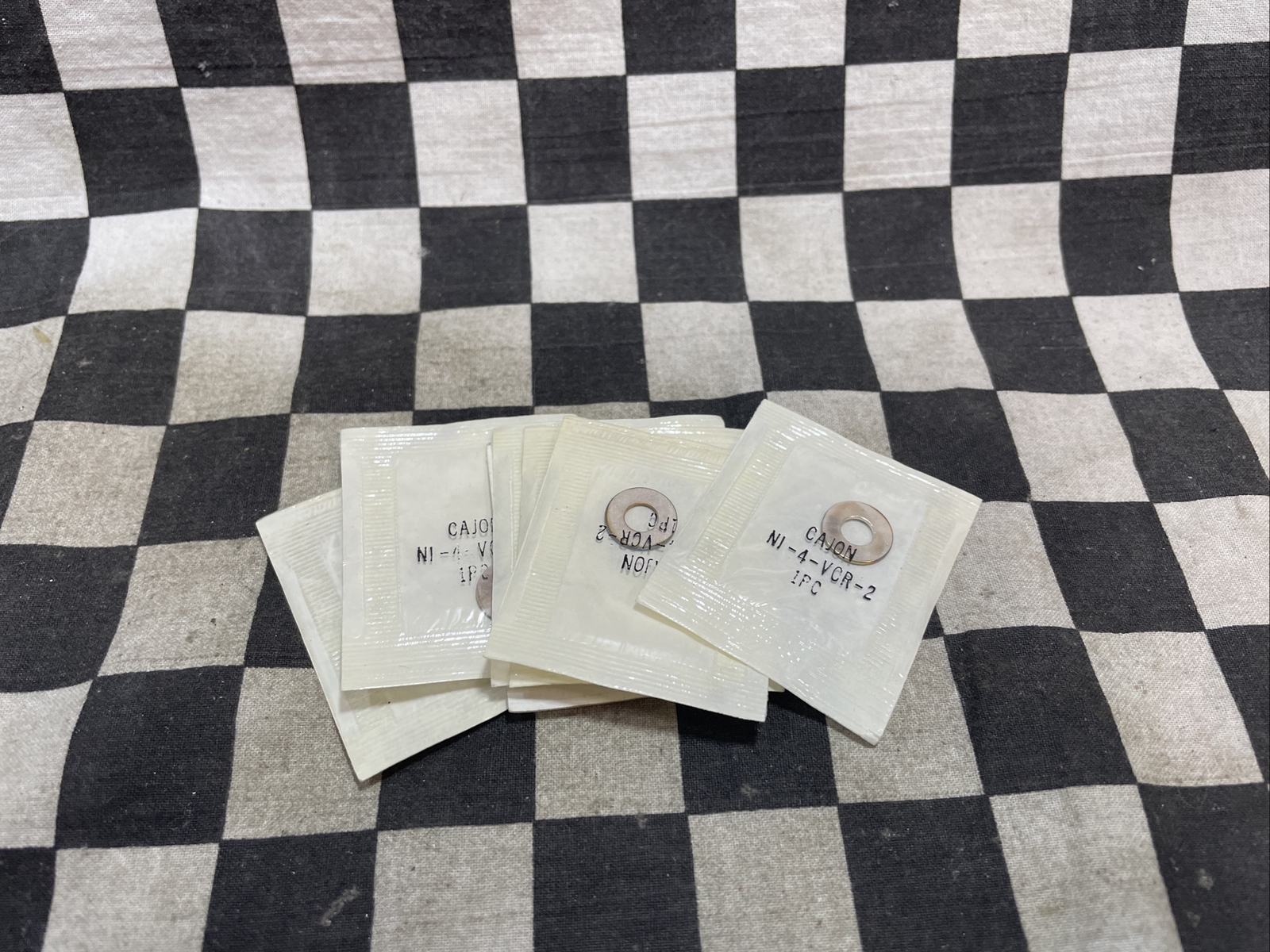 SWAGELOK NI-4-VCR-2, NI4VCR2, Silver Plated Gasket 1/4″ LOT OF 7 SHIPSAMEDAY#M45