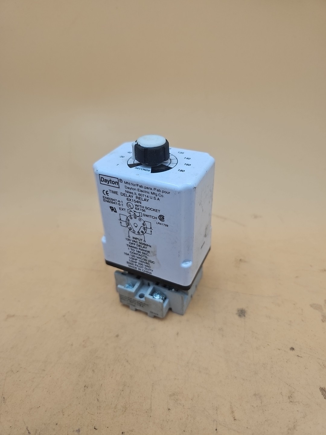 Dayton 6X154N 120 VAC 1 TO 180 Seconds Time Delay Relay with Base