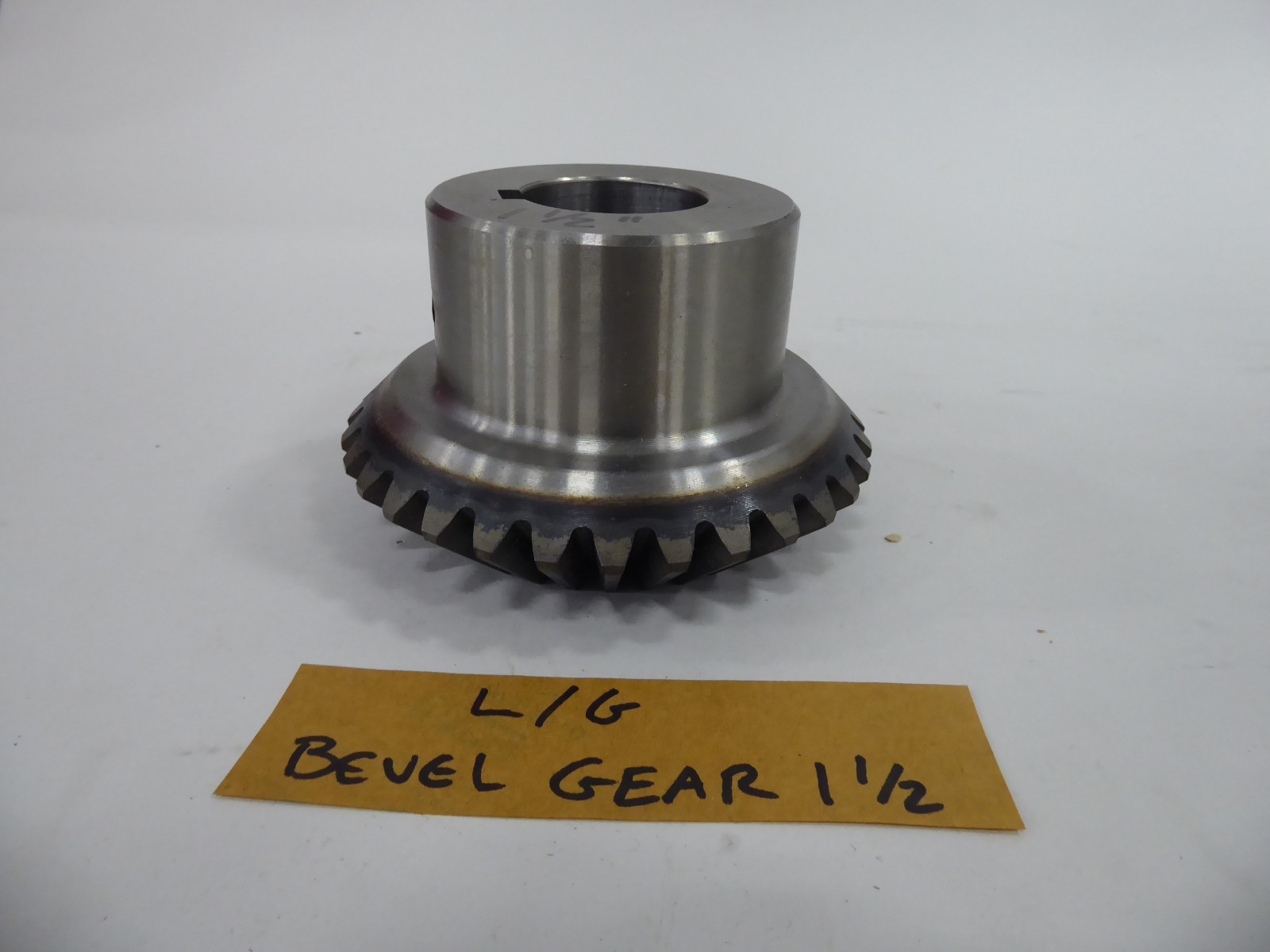 L/G Bevel Gear 1-1/2″ Bore 3/8″ Keyway 32T Set Screw CEP00997-A630