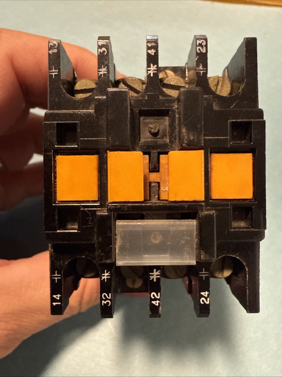 TELEMECANIQUE CA2-DN122 RELAY 100V 50 Hz 110-110V 60 Hz 4 POLE