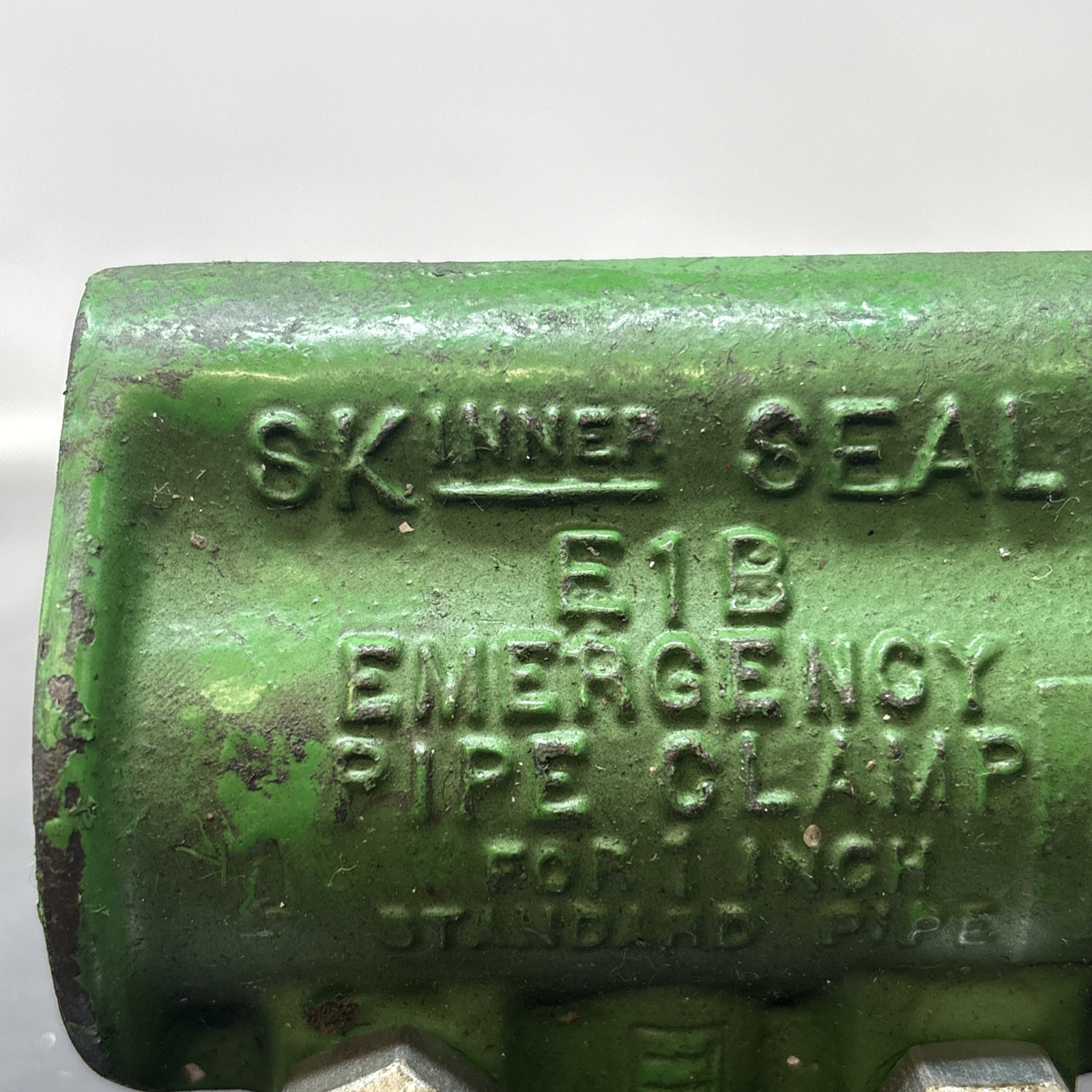 Skinner Seal E1B SLB 080008 Pipe Clamp 1″ E1BSLB080008 Green