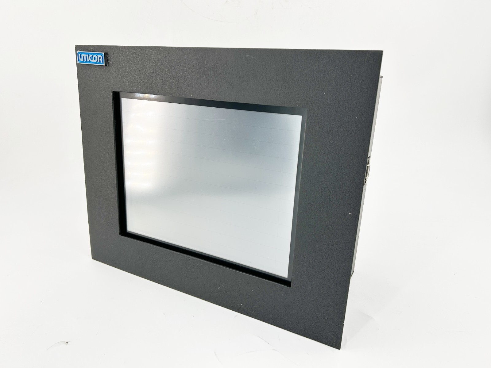 New Uticor 100G-1S2R1 Operator Interface 10/4″ passive Color Panel 250V 512K RAM