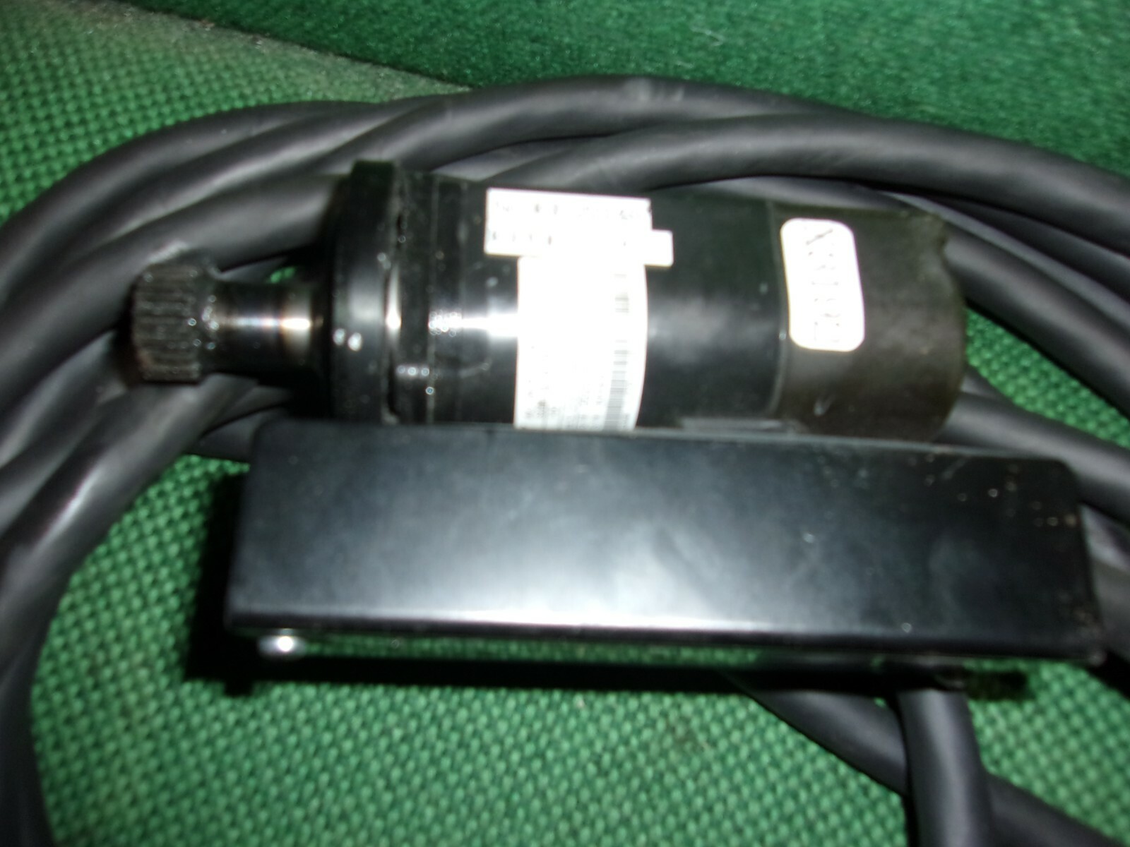 YASKAWA SERVO MOTOR SGM-01A3NS31 (U.S. STOCK)