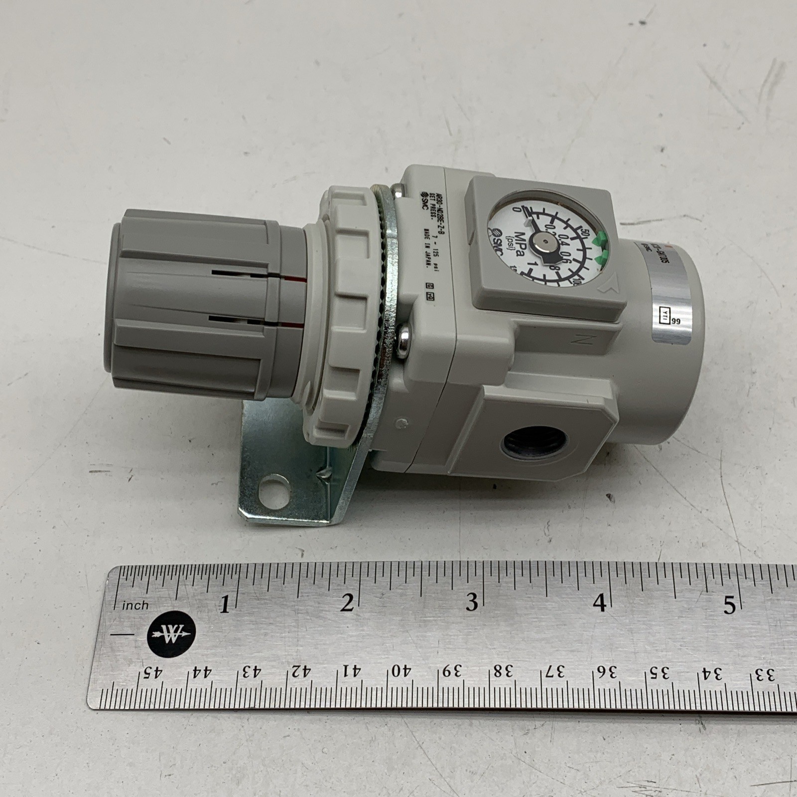 SMC AR30-N02BE-Z-B Compressed Air Regulator 1/4″ NPT, 7-125PSI (AC30-GAT005)