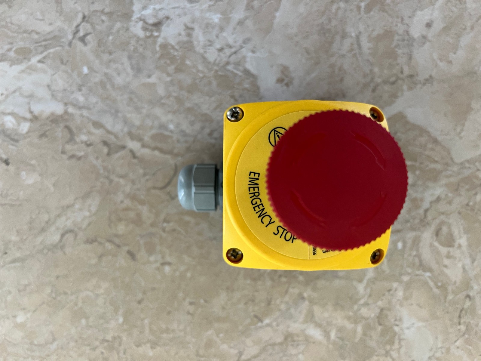 BANNER ESL-30/60-120656 EMERGENCY STOP BUTTON *USED*