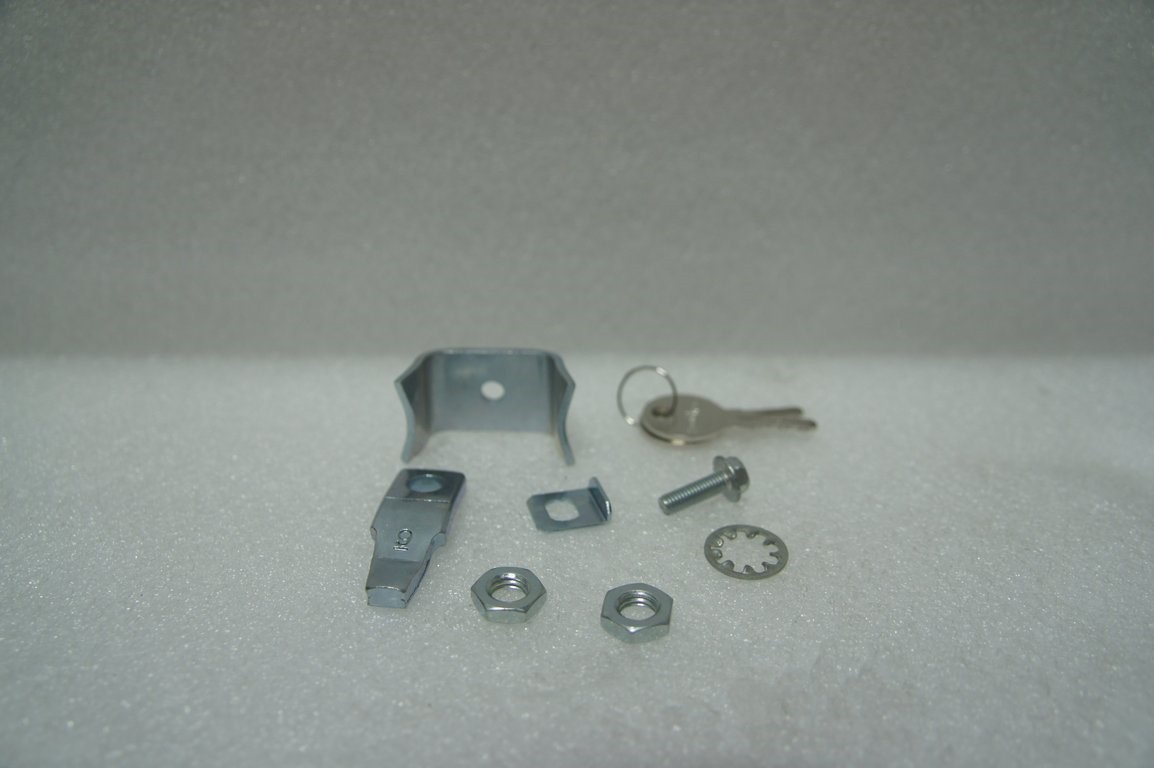 Case of 40 NEW Southco 62-42-251-2 Locking Compression Latch Flush, Black