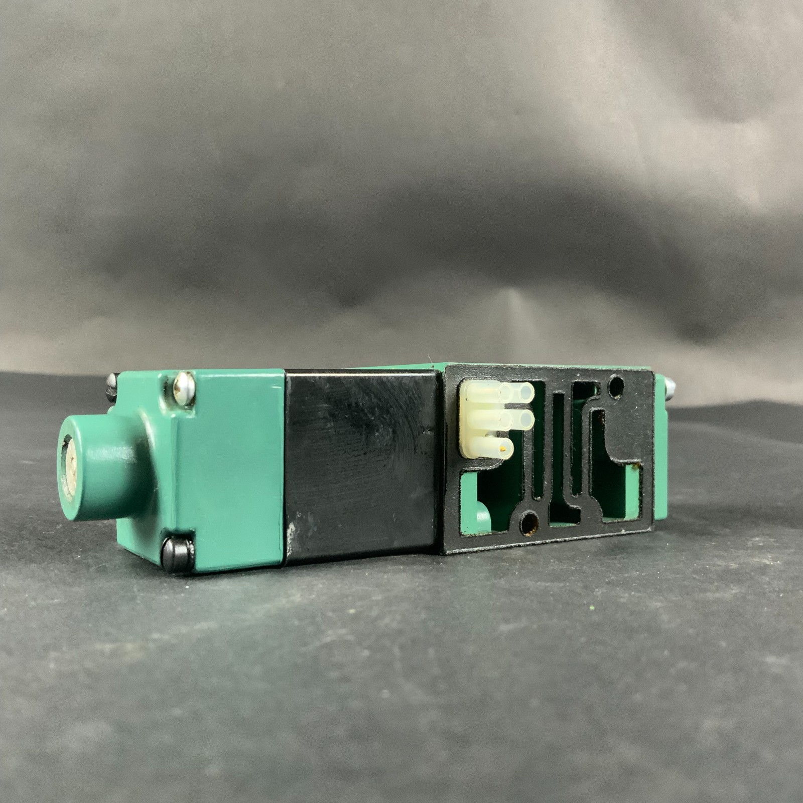 NUMATICS 228-703B / 081SA400K000030 SOLENOID VALVE ($20 OBO)